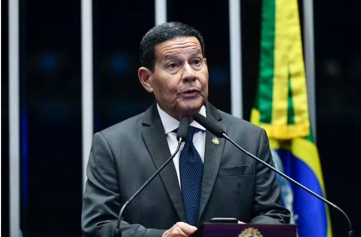Mourão: Governo Bolsonaro teve fim melancólico; tínhamos de admitir derrota