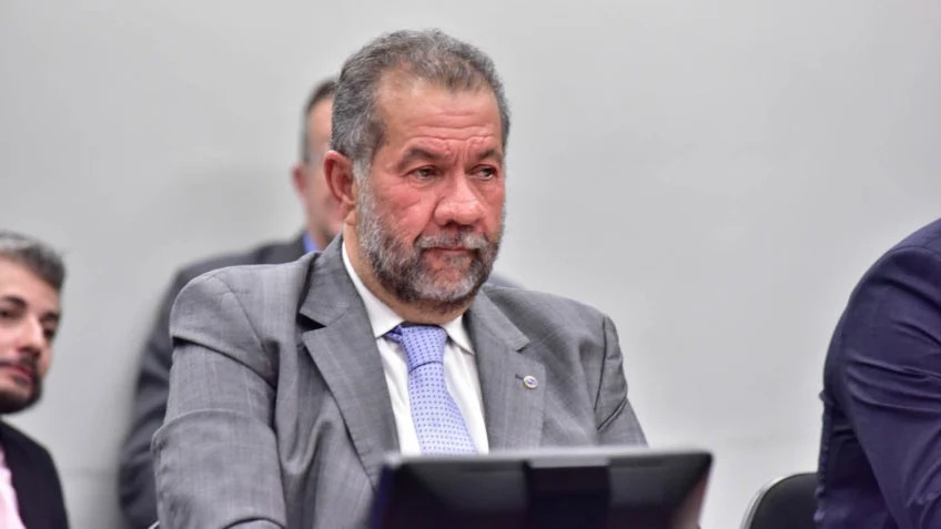 Ministro diz que estará em palanques adversários de Lula nas eleições