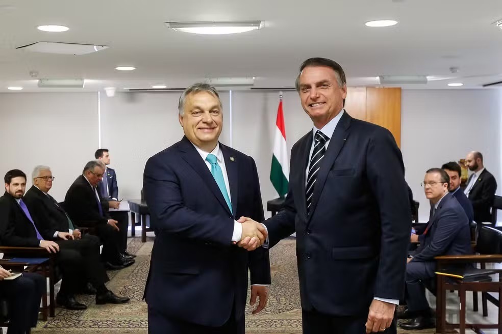 Embaixador mantém versão de Bolsonaro e irrita governo brasileiro