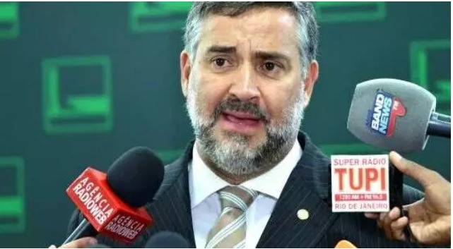 Governo pagou R$12 milhões para agência gerida por amigo de ministro Paulo Pimenta