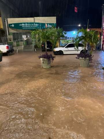 VÍDEO: Fortes chuvas provocam alagamento em várias ruas de Pipa; assista