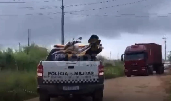 VÍDEO: Sargento da polícia é encontrado morto às margens da BR-304