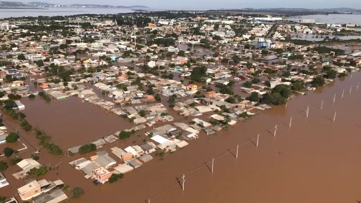 Chuvas no RS: sem água, luz e comida, prefeito decide evacuar município inteiro