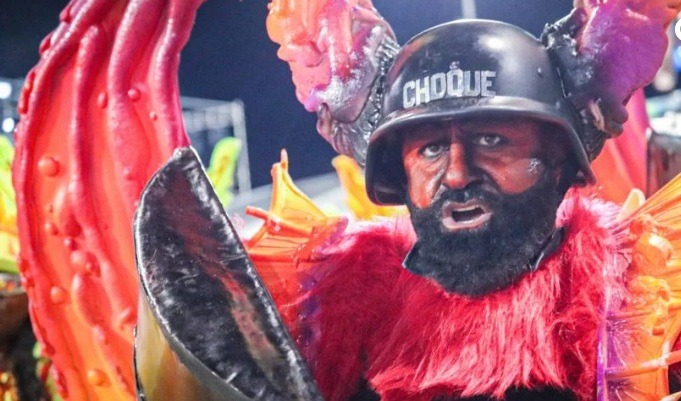 Parlamentares e entidades reagem ao desfile de escola de samba de SP: 'Demoniza a polícia'