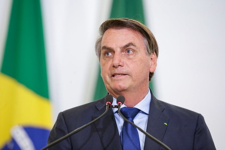Bolsonaro pede para Moraes devolver passaportes apreendidos durante operação da PF
