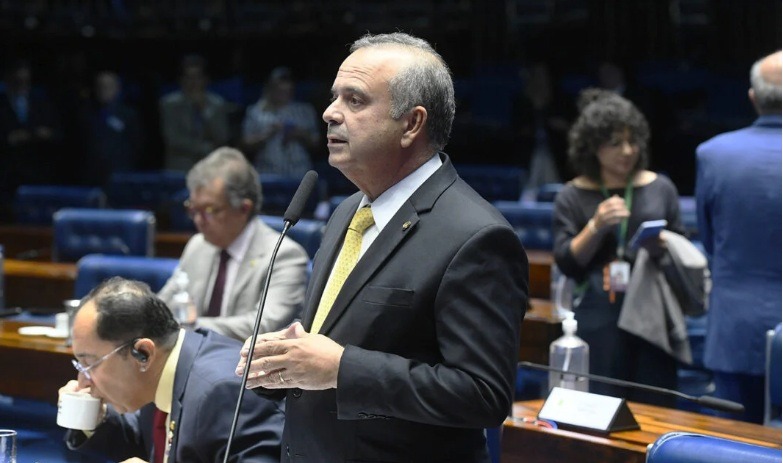 Rogério Marinho discursa sobre a escalada autoritária do PT