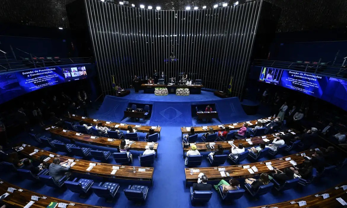 Senadores da oposição se somam aos deputados e apoiam impeachment de Lula; veja lista