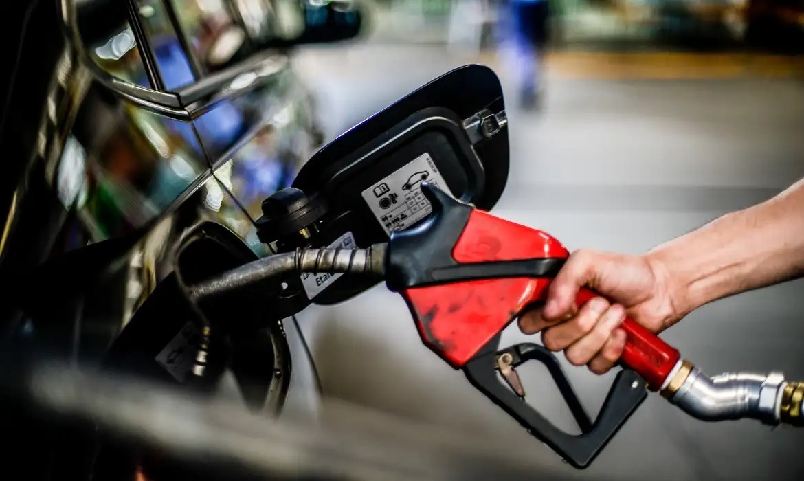 Natal tem gasolina mais cara entre capitais do Nordeste, mostra levantamento da ANP