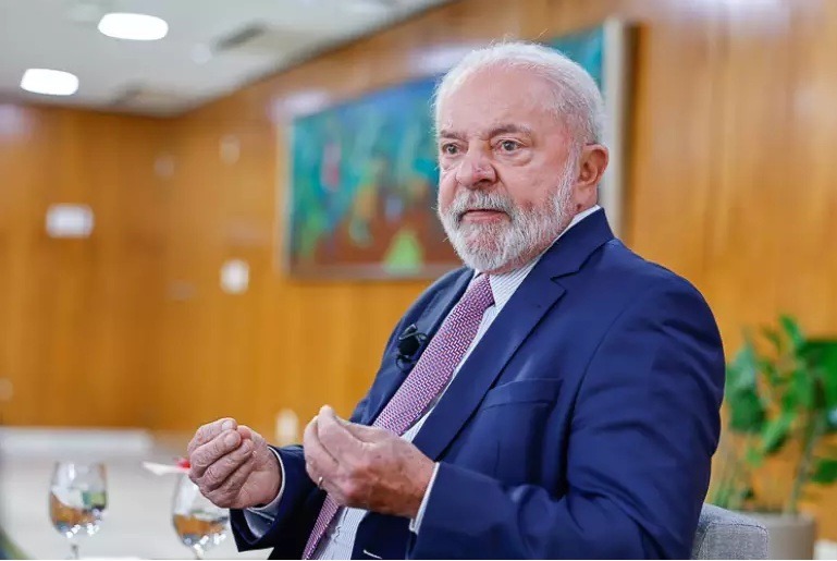 Lula diz que ato de Bolsonaro foi 'grande': 'Não é possível negar um fato'