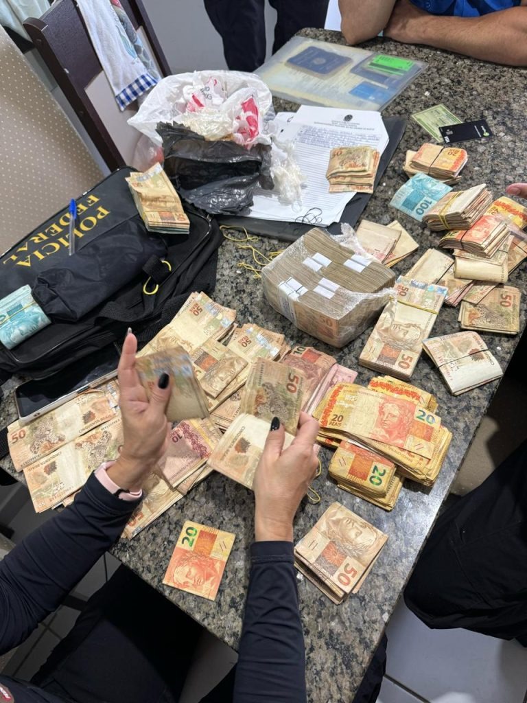 Polícia apreende cerca de R$ 100 mil em operação de combate ao tráfico de drogas em Natal