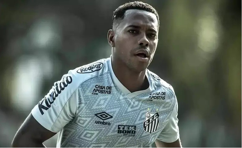 STJ deve homologar sentença italiana e autorizar prisão de Robinho, dizem ministros