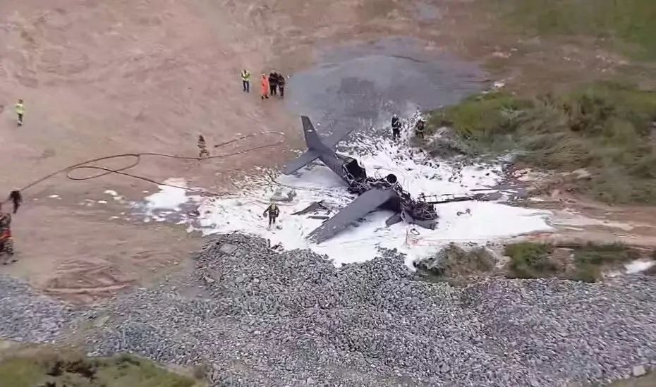 VÍDEO: Avião cai em Belo Horizonte e deixa 2 mortos; uma pessoa sobreviveu