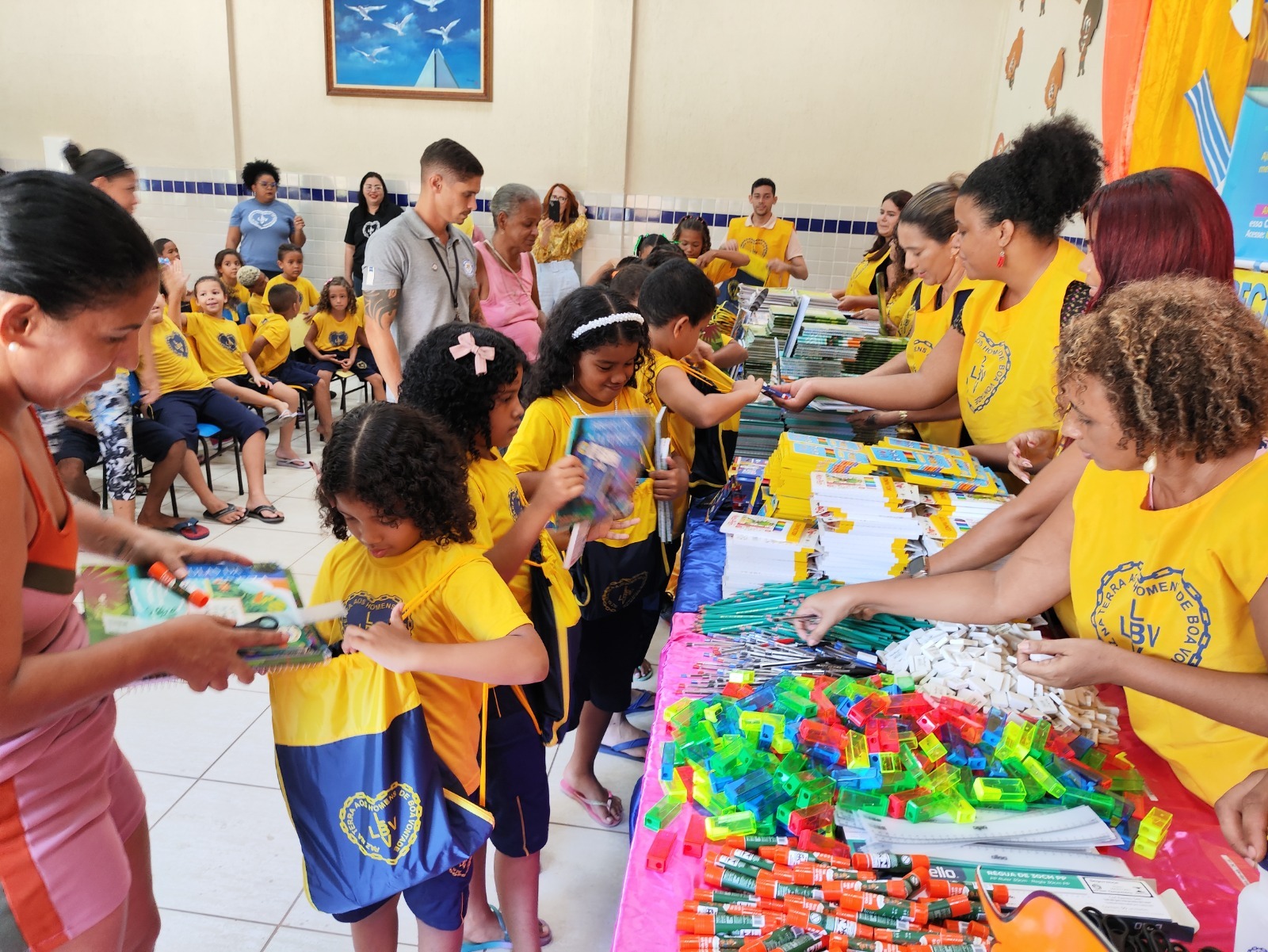 LBV distribui kits pedagógicos como incentivo à educação em Natal