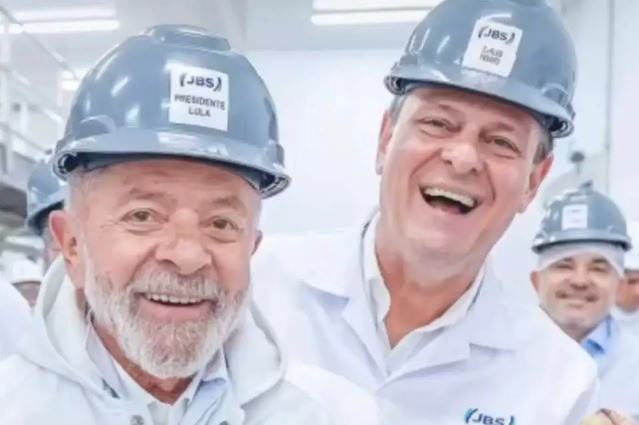 Lula visita JBS, empresa que confessou esquema de corrupção com o PT