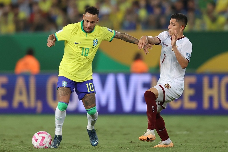 'Baba ovo de gringo', comenta Neymar em publicação que elogiava Mbappé em rede social