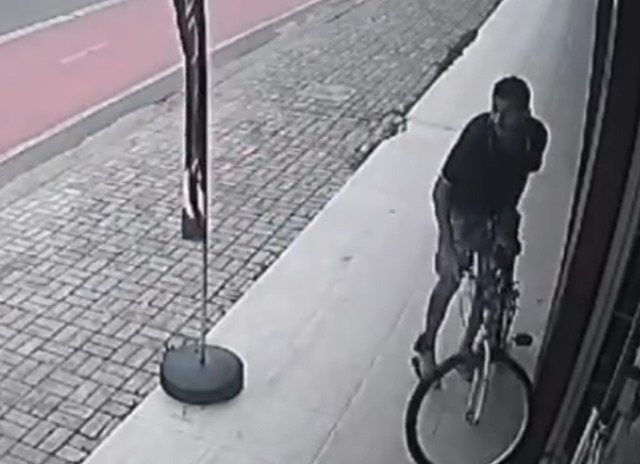 Homem tem mal súbito e morre em supermercado na Grande Natal após roubar bicicleta 