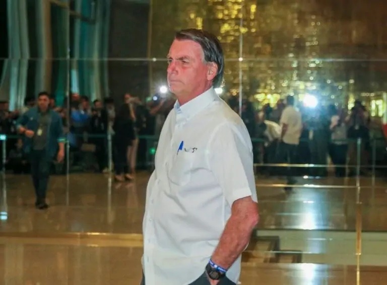 Defesa de Bolsonaro volta a pedir ao STF ‘devolução temporária’ do passaporte para viagem a Israel