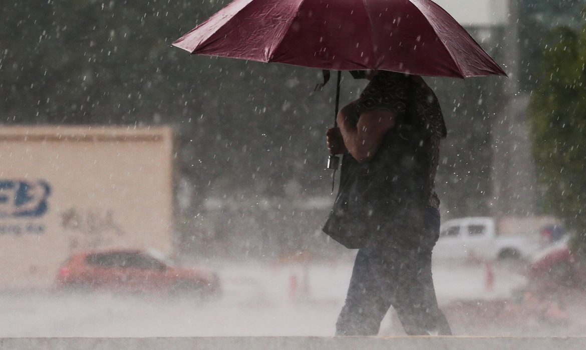 Inmet emite alerta de chuvas intensas para 26 cidades do RN; veja lista
