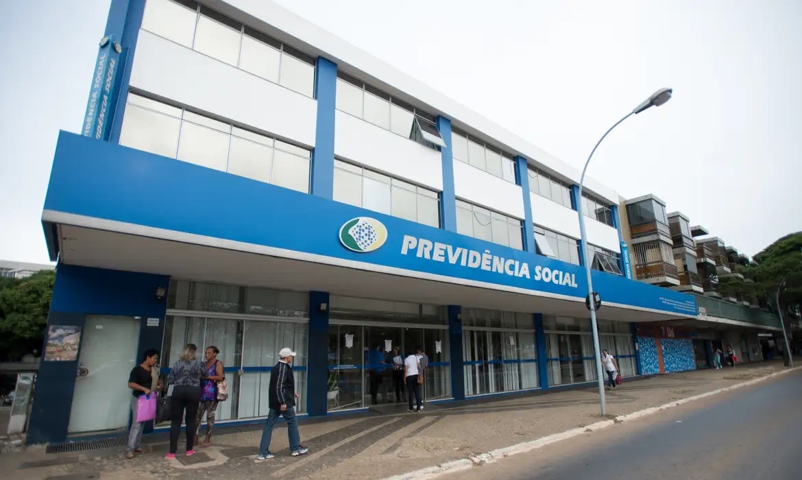 Governo Lula alterou dados da Previdência para reduzir projeção de despesa em R$ 12 bi