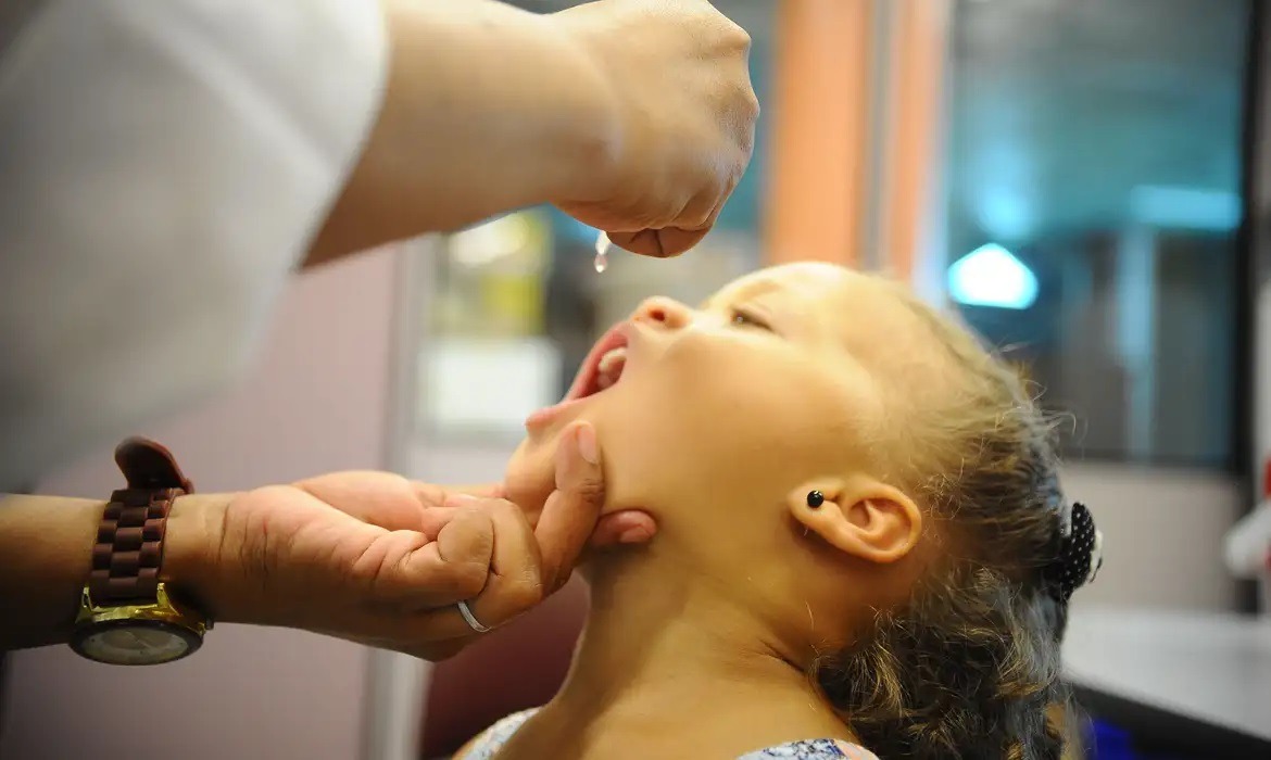 Campanha de vacinação contra a poliomielite é prorrogada até 30 de junho no RN