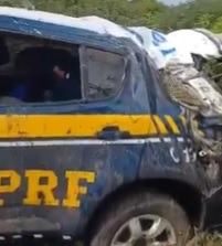 VÍDEO: Viatura da PRF capota na BR-304, no interior do RN; dois agentes ficam feridos