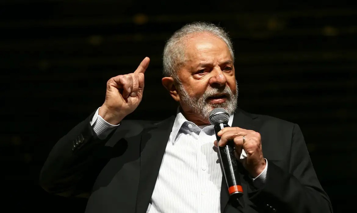 VÍDEO: Lula xinga jornalistas após vincularem suas falas à alta do dólar