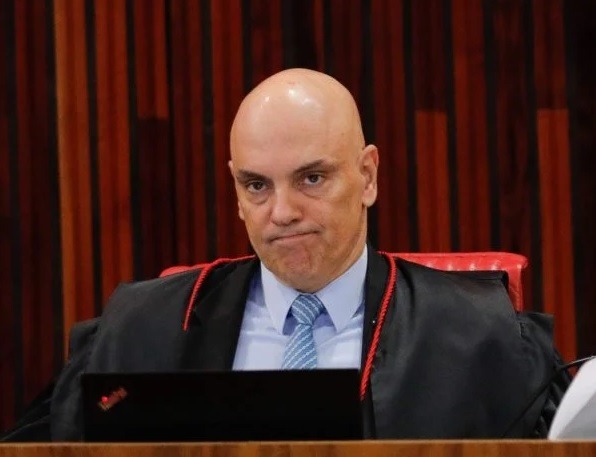Moraes cassa decisão que apontou “erro” seu e manda CNJ investigar