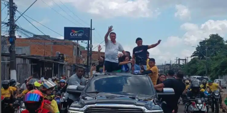 Bolsonaro é recebido por um “mar” de pessoas no PA