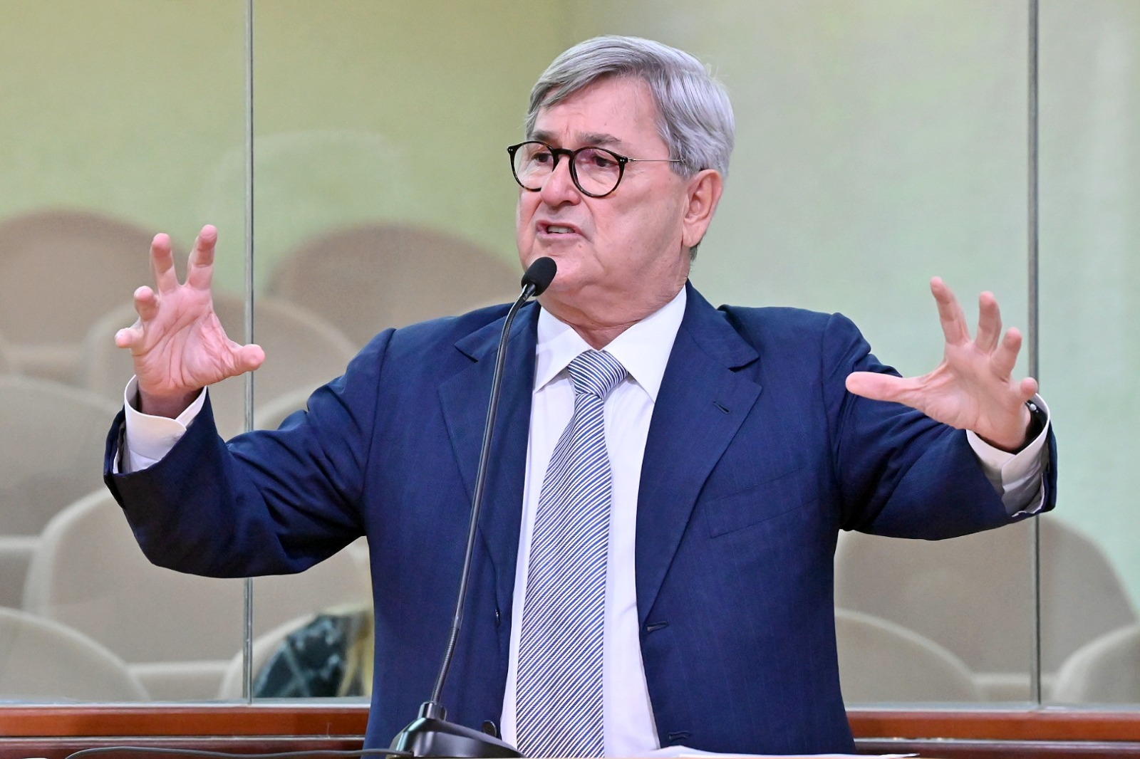 Criminosos usam grupo falso de WhatsApp em nome do deputado Tomba Farias
