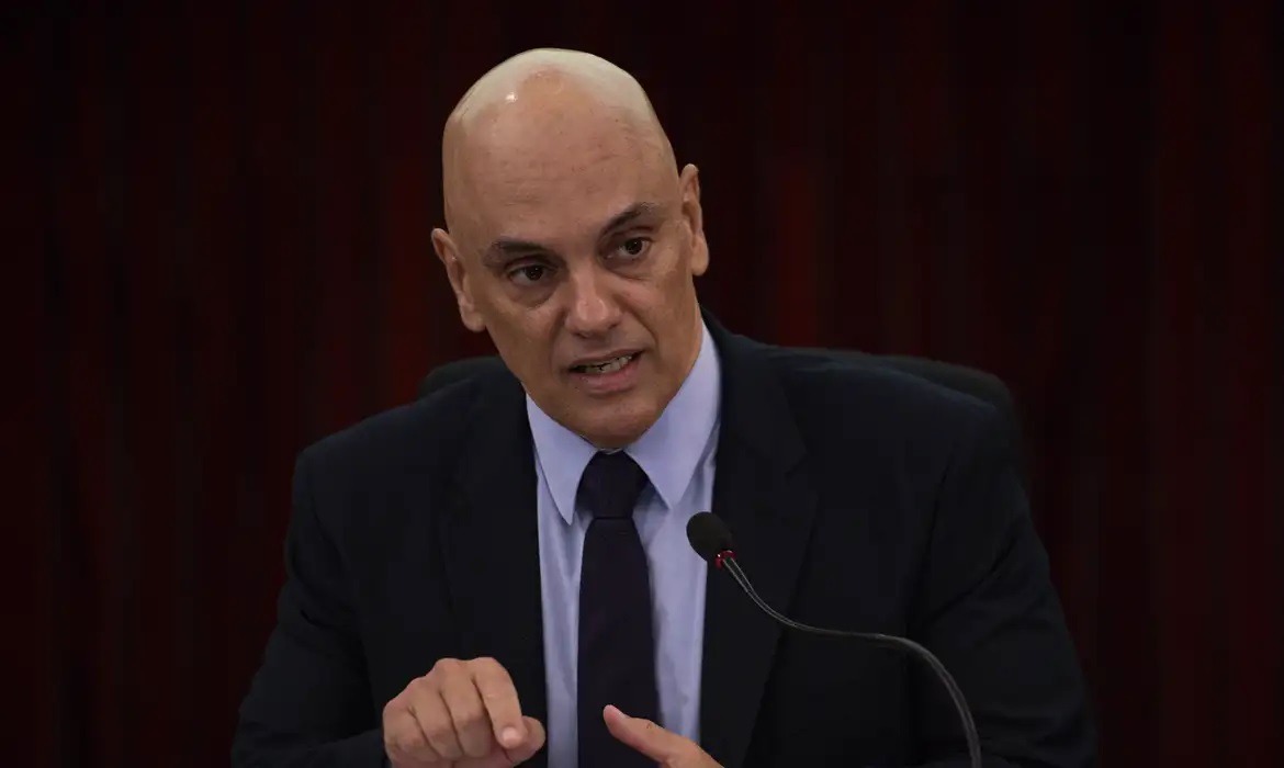 Suspensão do X por Moraes derruba contas de ministros do STF que somam 3,9 mi de seguidores