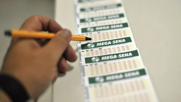 Mega-Sena acumula e prêmio sobe para R$ 50 milhões; veja dezenas sorteadas