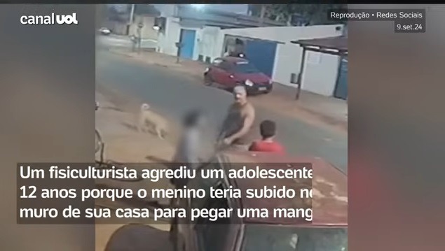 VÍDEO: Homem agride menino que queria pegar manga em sua calçada