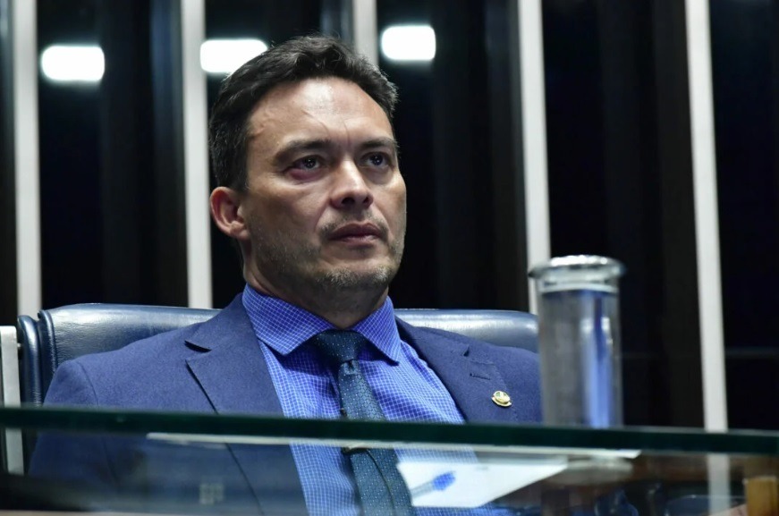 Styvenson responde Natália: "Vou continuar esculhambando. Governo do PT é assassino"