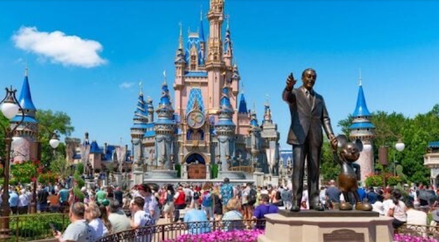 Justiça do RN condena empresa de turismo por cancelar viagem de clientes para Disney