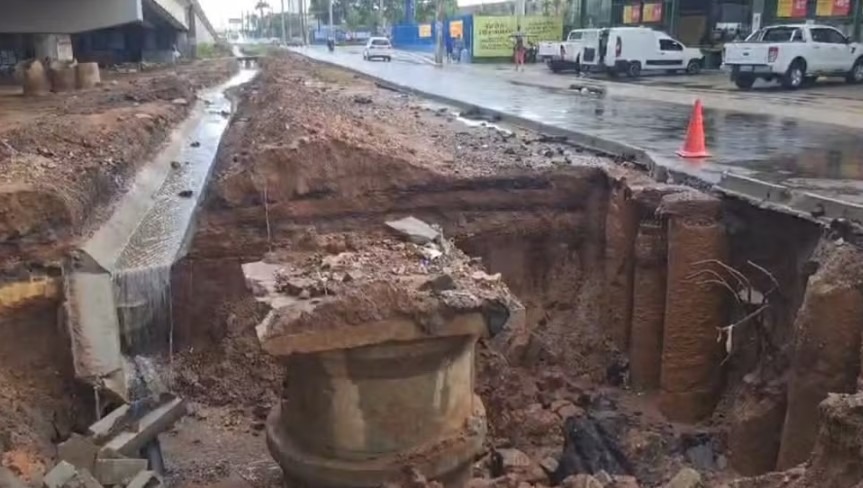 Cratera se abre no canteiro central da BR-101 na Zona Norte de Natal