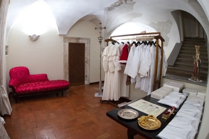 Exclusivo: veja Sala das Lágrimas, onde cardeal se torna o novo papa