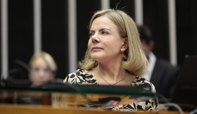 INSS: Maioria dos grupos suspeitos começou no governo Bolsonaro, diz Gleisi
