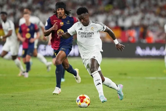 Barcelona e Real Madrid se enfrentam pelo Espanhol. Veja onde assistir