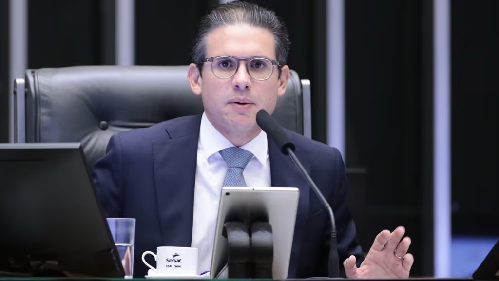 Motta assinou PEC que amplia crime de responsabilidade de ministros do STF