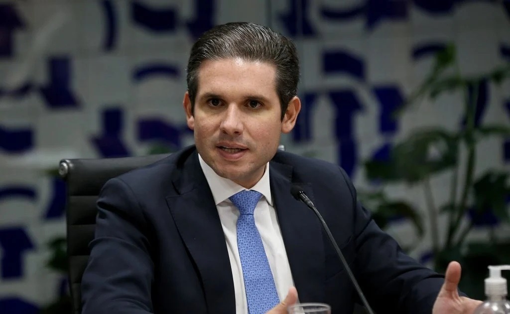 Hugo Motta aciona STF e pede respeito à decisão de deputados sobre Ramagem