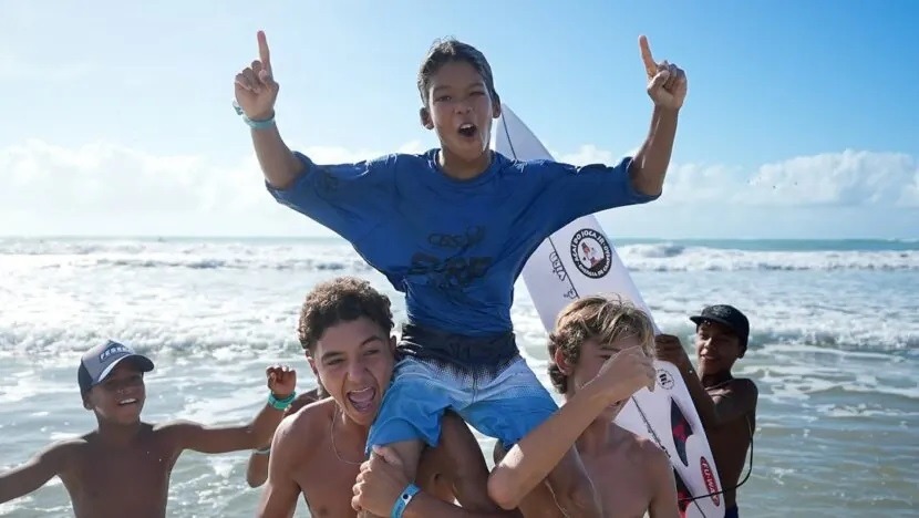 Potiguar de 11 anos vence Brasileiro de Surfe Sub-12