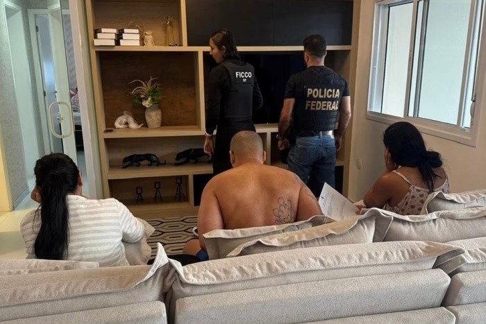 Sultão do PCC estava com duas namoradas quando foi preso em cobertura