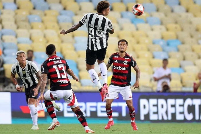 Flamengo x Botafogo, Corinthians e Palmeiras em campo; veja jogos de hoje e onde assistir
