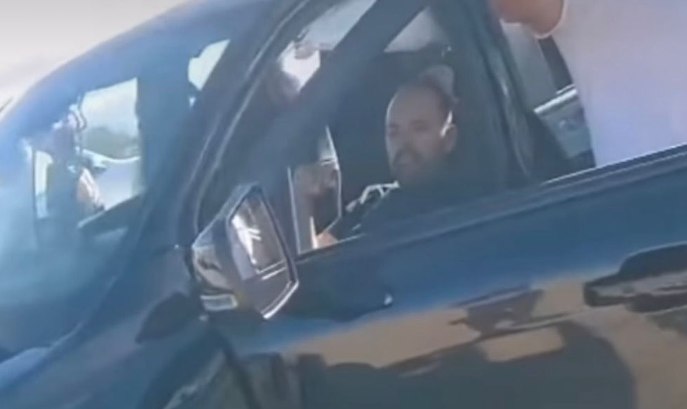 Vídeo: Ranger voadora: Imagem mostra motorista desmaiado após carro cair no chão