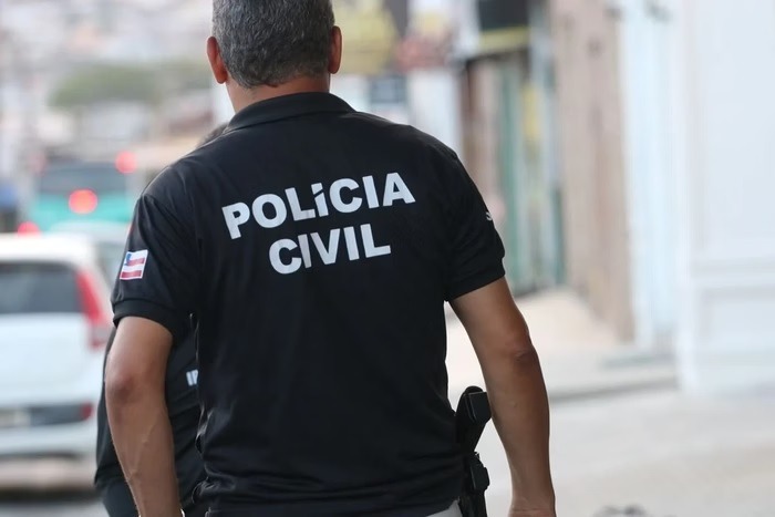 Homem é preso após cortar parte do braço de ex