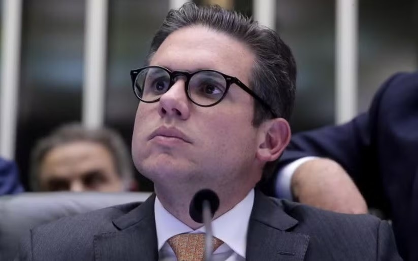 Motta avisa líderes de que não adianta aprovar a anistia: STF vai declarar ‘inconstitucional’