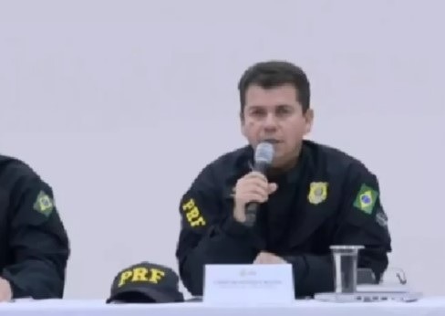 Ex-diretor da PRF admite operações de fiscalização nas estradas em 2022, mas nega viés político