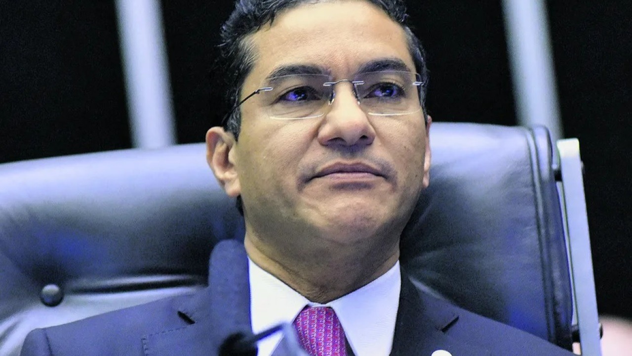 Presidente do Republicanos envia duro recado ao governo Lula: 'Governo deve se preocupar em gerar empregos e não em regular...