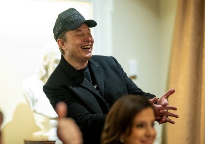 Elon Musk anuncia saída do governo Trump
