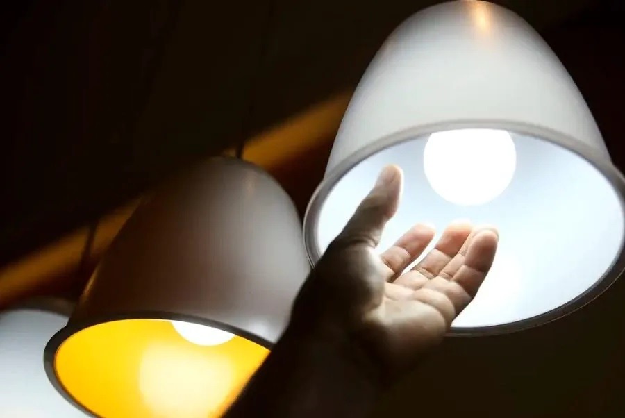 Conta de luz vai ficar mais cara em junho, define Aneel